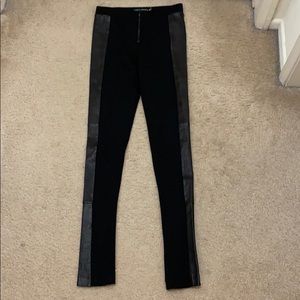 Alice and Olivia black leather leggings zip